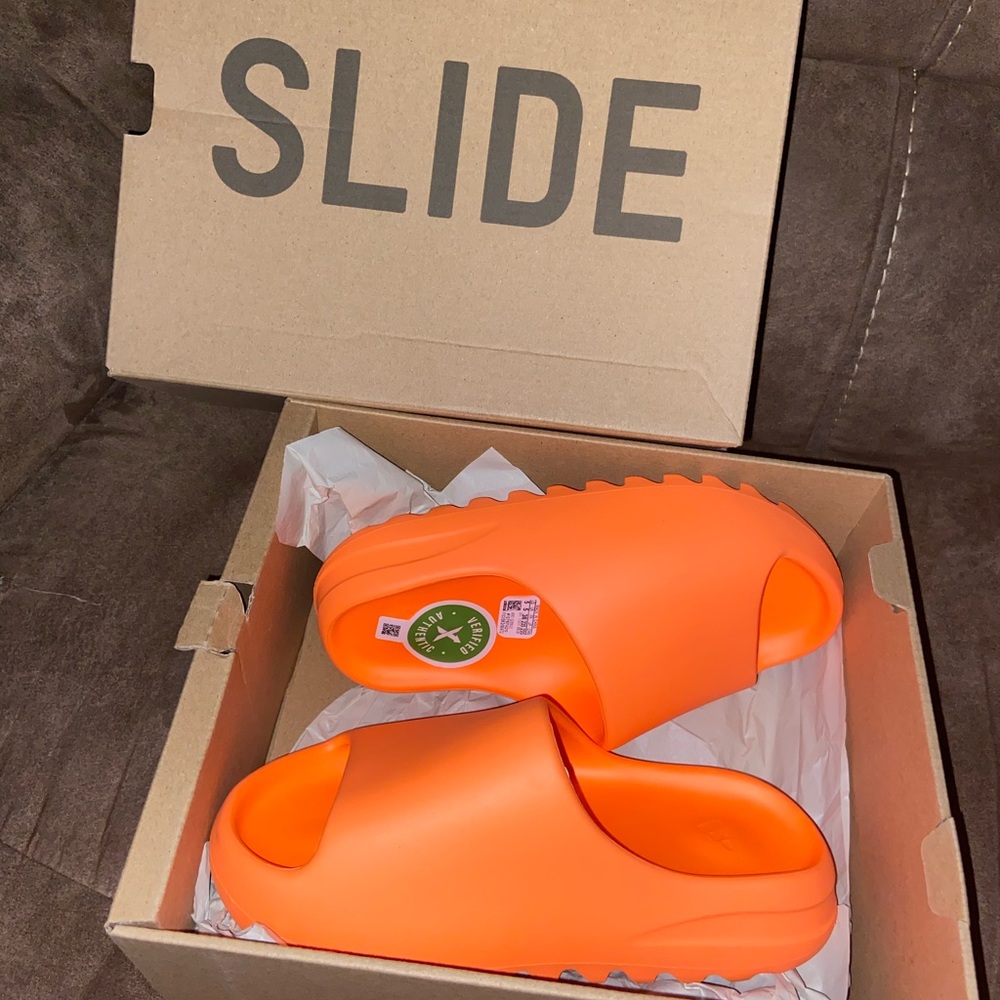 Adidas Yeezy slide enflame orange